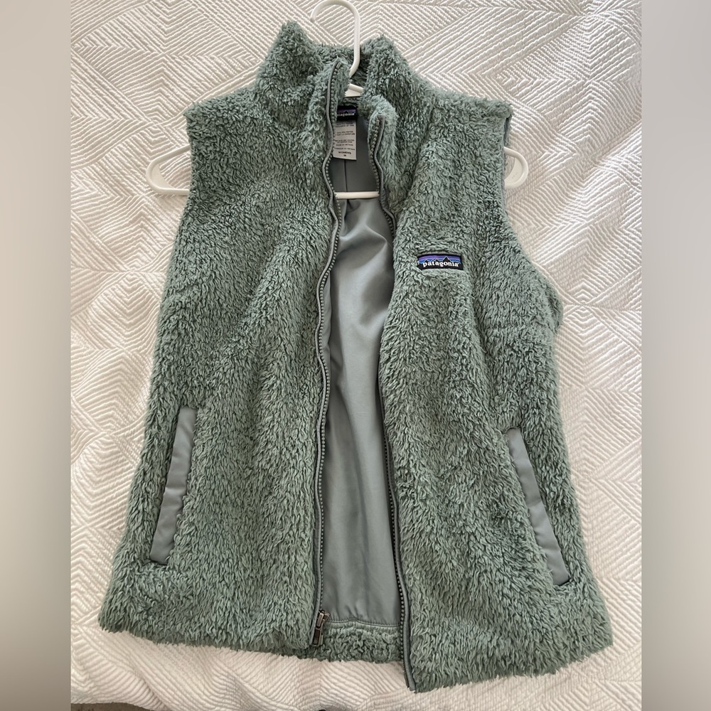 Women’s Patagonia vest, olive green/grey color